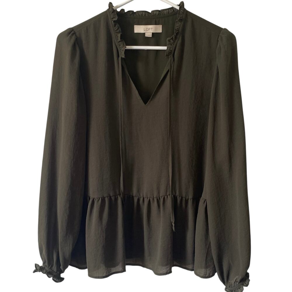 LOFT Green Peplum Blouse Size Small V Neck Relaxed Fit Balloon Sleeve